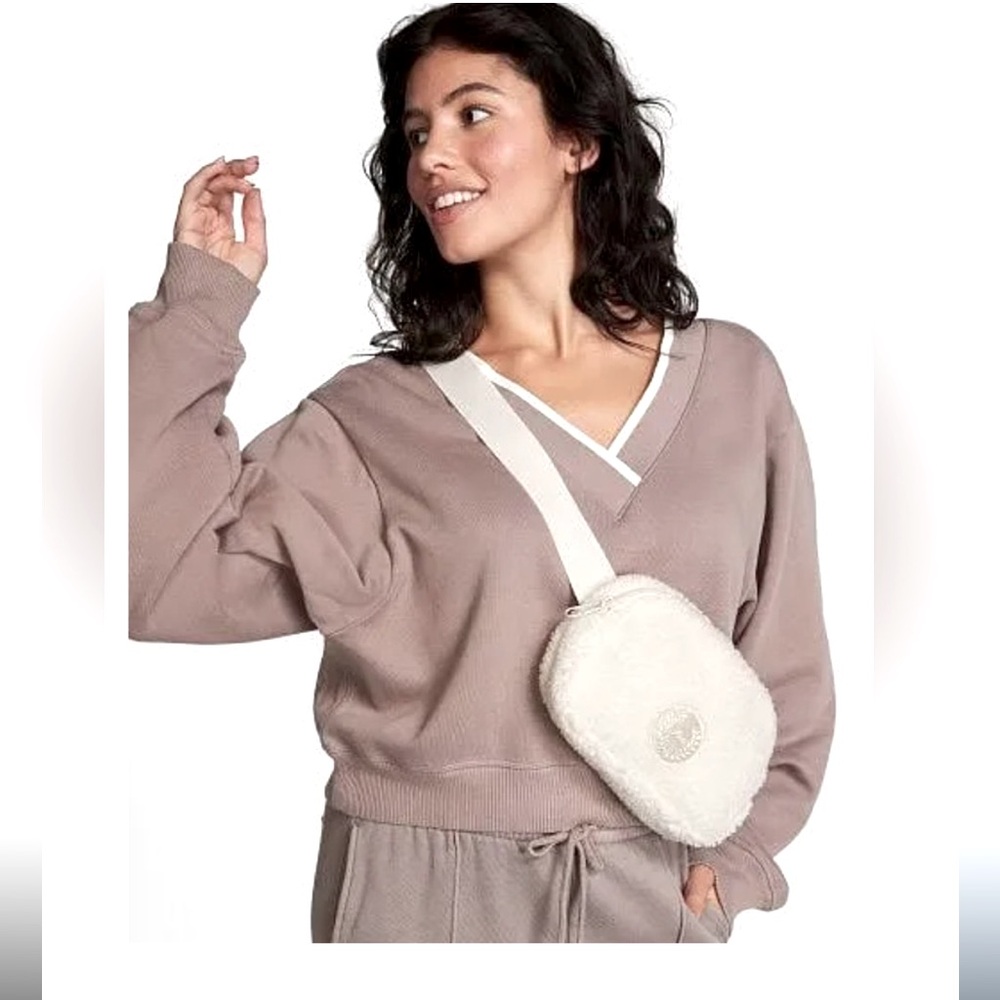 PINK Victoria’s Secret Crossbody, plush white, Sherpa Teddy belt fanny pack NWT